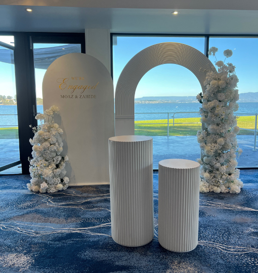 Hollow Ripple White Arch Backdrop