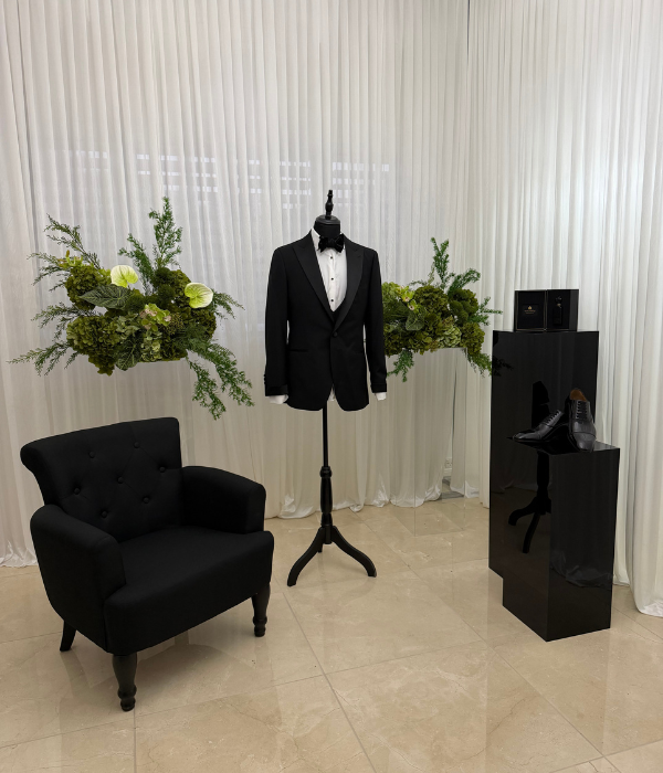 Black Groom Chair Hire